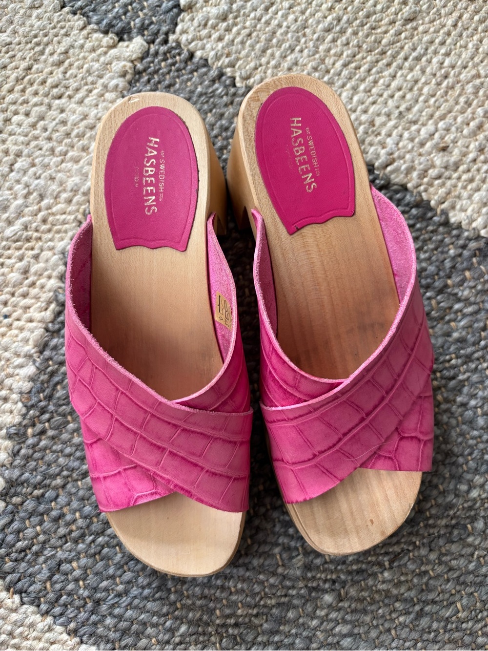 Swedish Hasbeens Hot Pink Crisscross Leather Slide Clogs